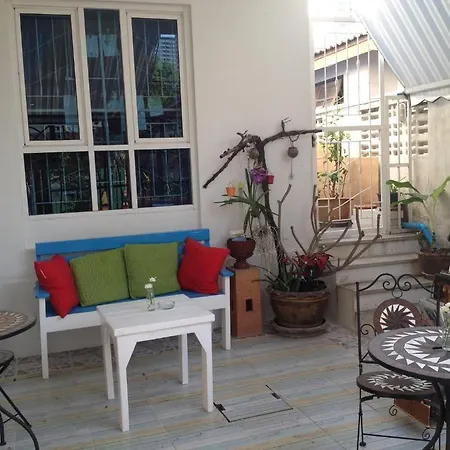 Yiasu Bed And Breakfast